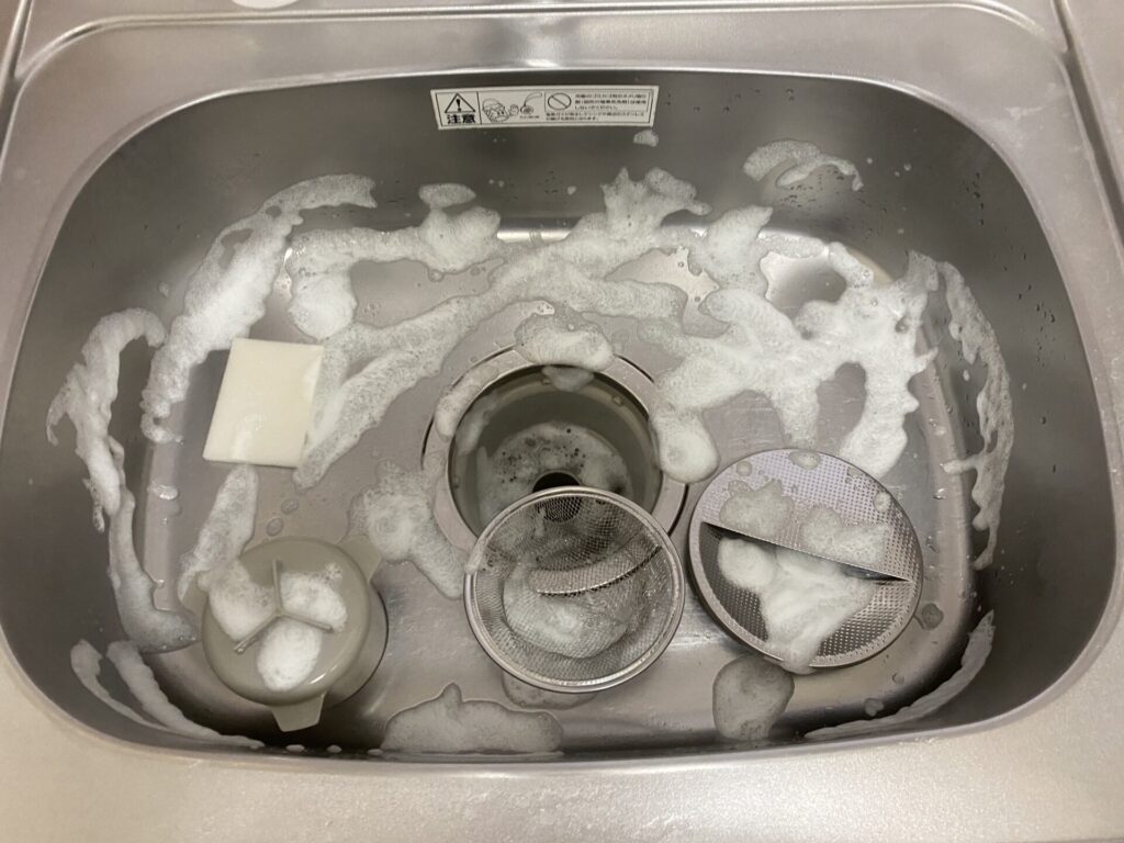 cleaning-foam-sink